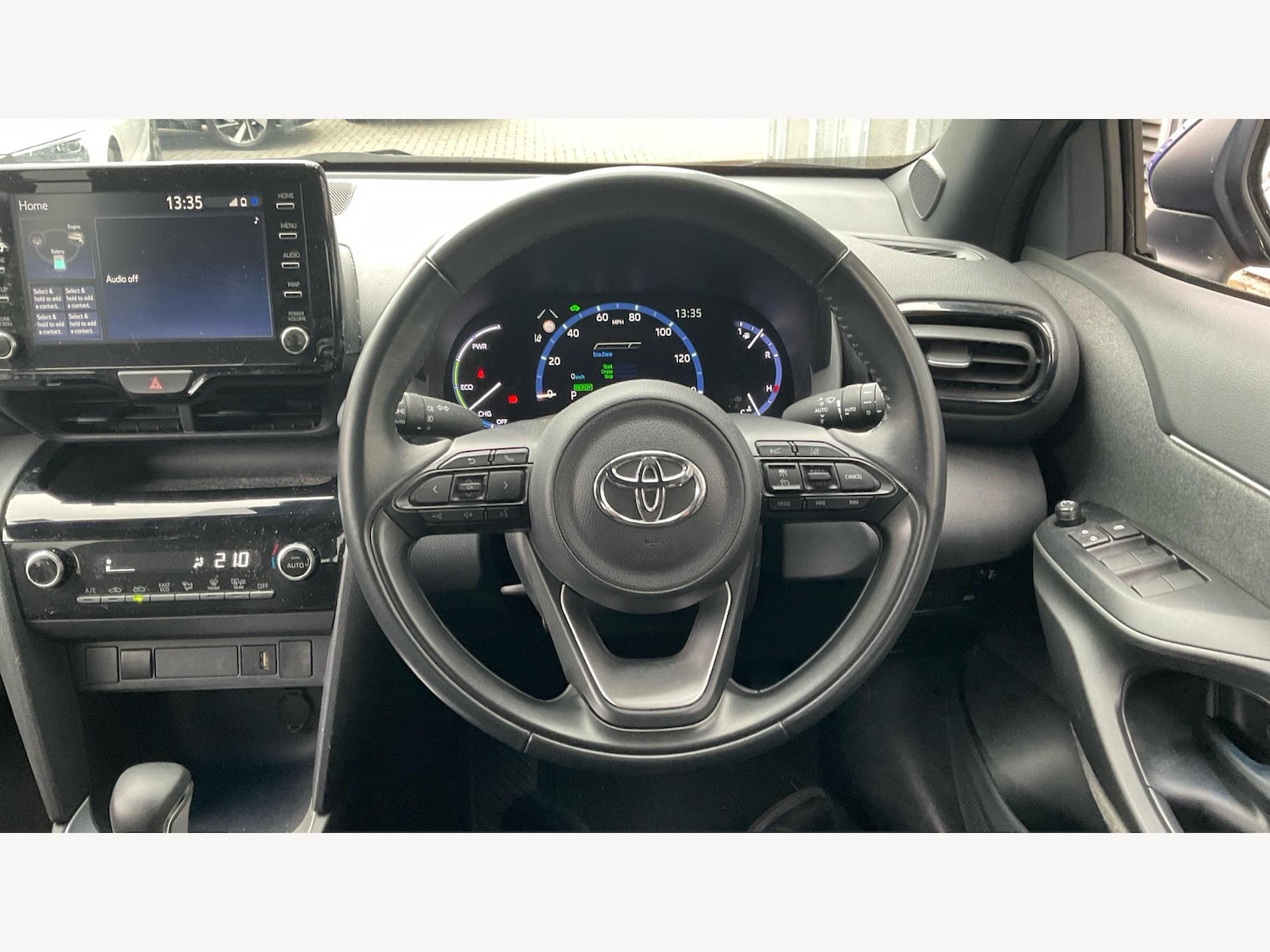 Used Toyota Yaris Cross 2022 for sale - 76424814: Photo 8