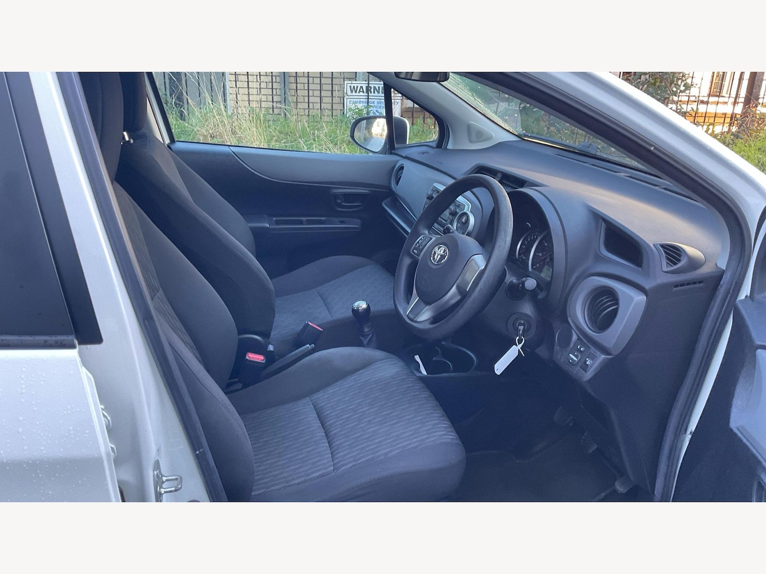Used Toyota Yaris 2012 for sale - 76800949: Photo 13