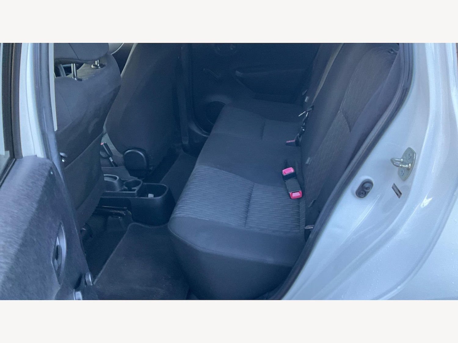 Used Toyota Yaris 2012 for sale - 76800949: Photo 15