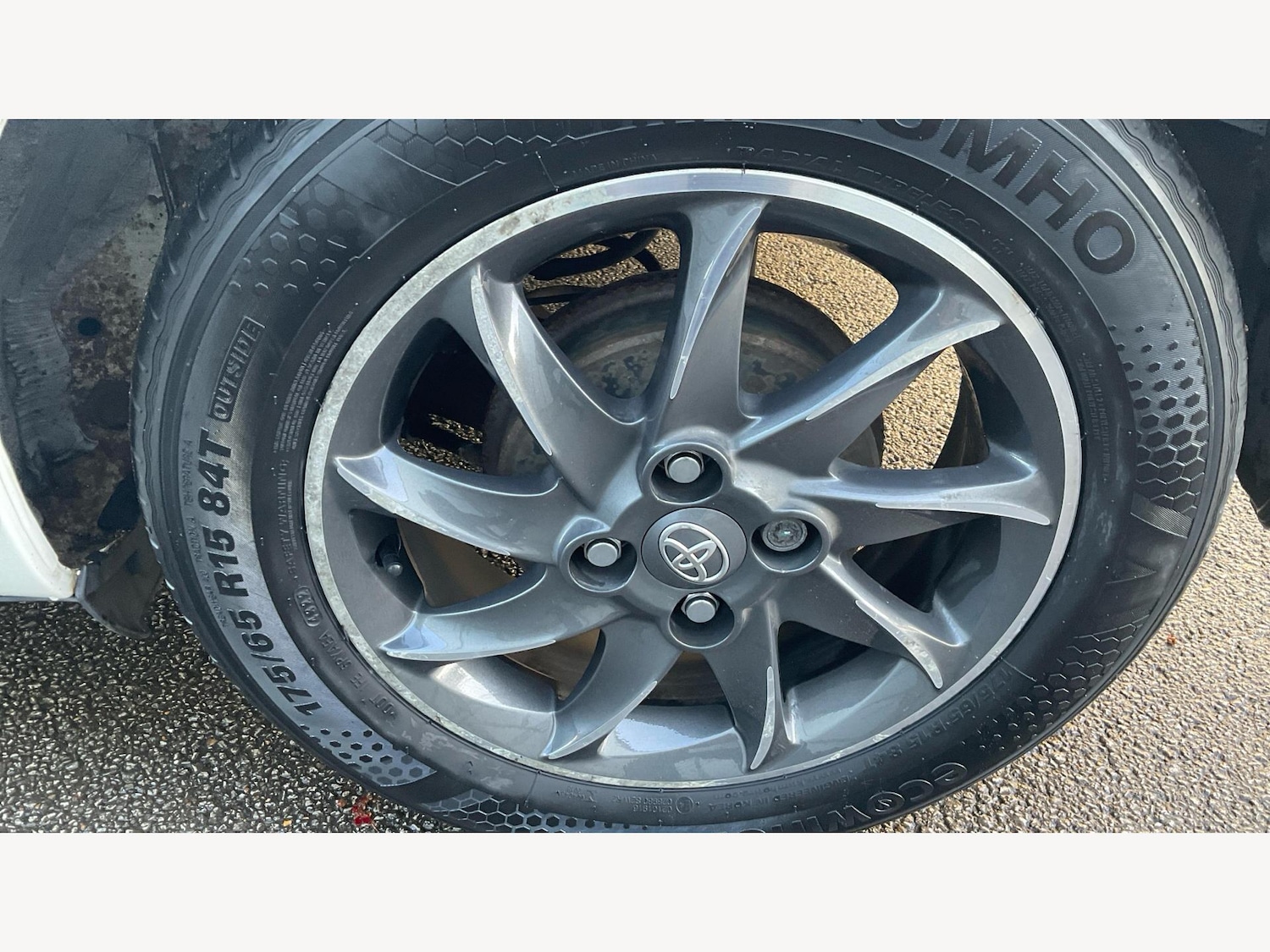 Used Toyota Yaris 2012 for sale - 76800949: Photo 22