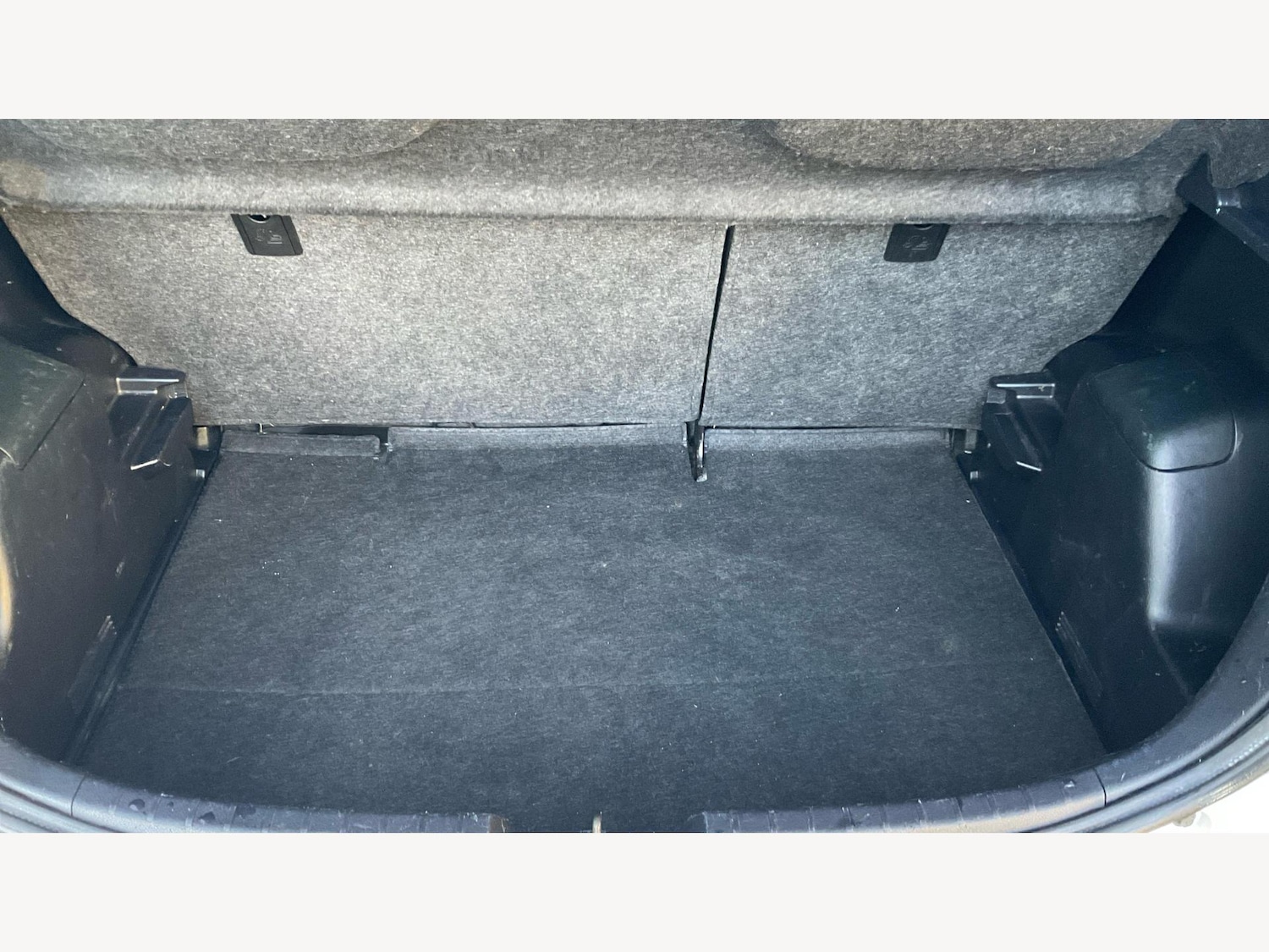 Used Toyota Yaris 2012 for sale - 76800949: Photo 30