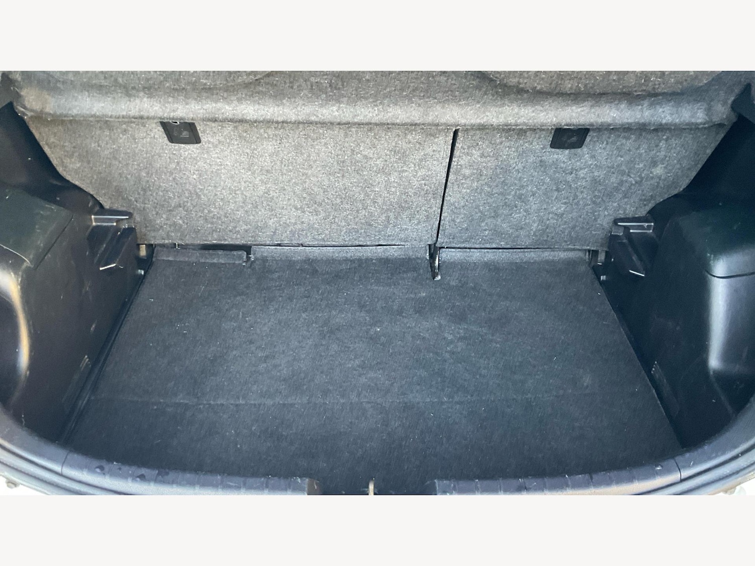 Used Toyota Yaris 2012 for sale - 76800949: Photo 31