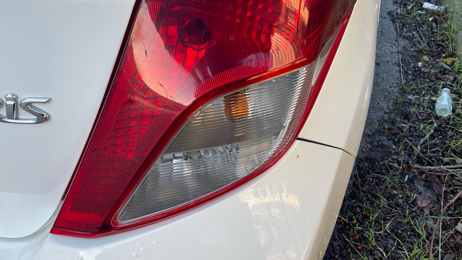 Used Toyota Yaris 2012 for sale - 76800949: Photo 33