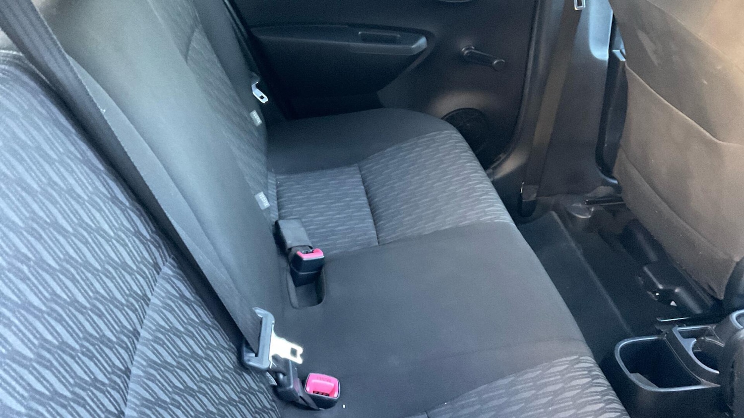 Used Toyota Yaris 2012 for sale - 76800949: Photo 40