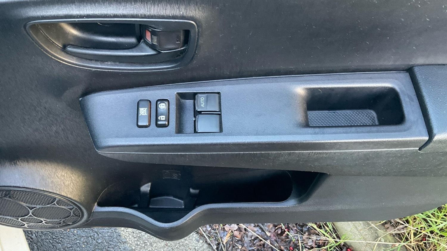 Used Toyota Yaris 2012 for sale - 76800949: Photo 42