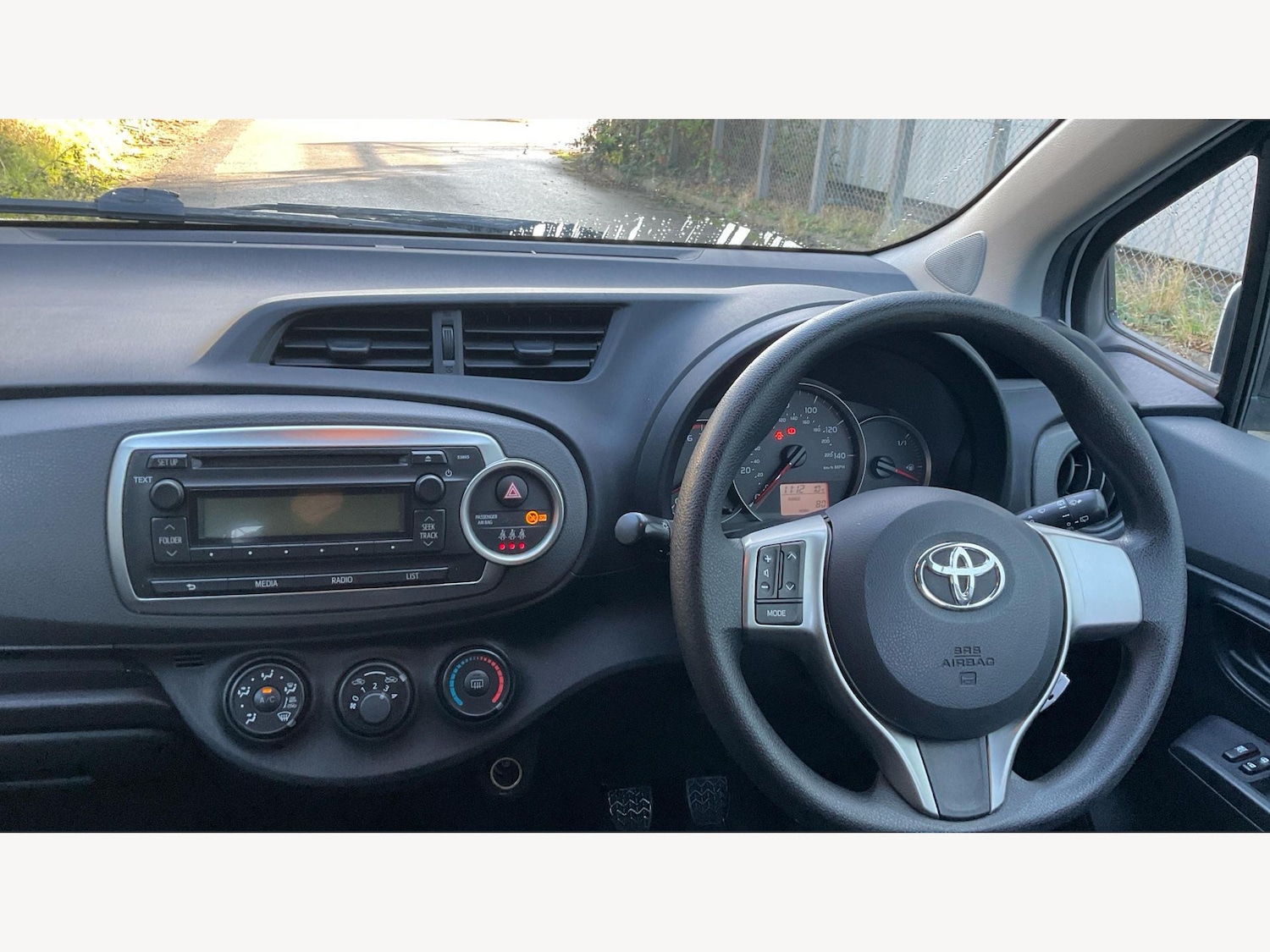 Used Toyota Yaris 2012 for sale - 76800949: Photo 8