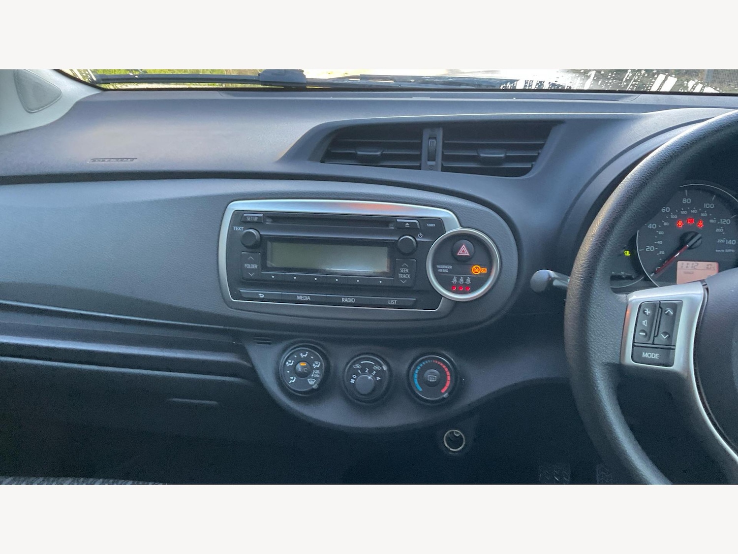 Used Toyota Yaris 2012 for sale - 76800949: Photo 9