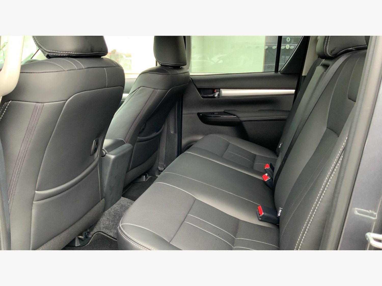 Used Toyota Hilux 2025 for sale - 76398056: Photo 15