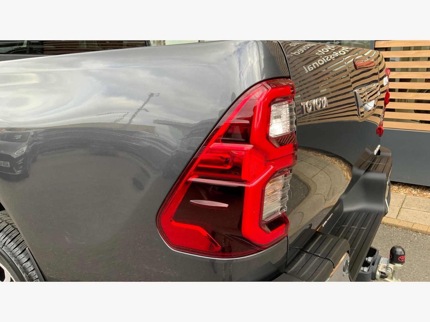 Used Toyota Hilux 2025 for sale - 76398056: Photo 28