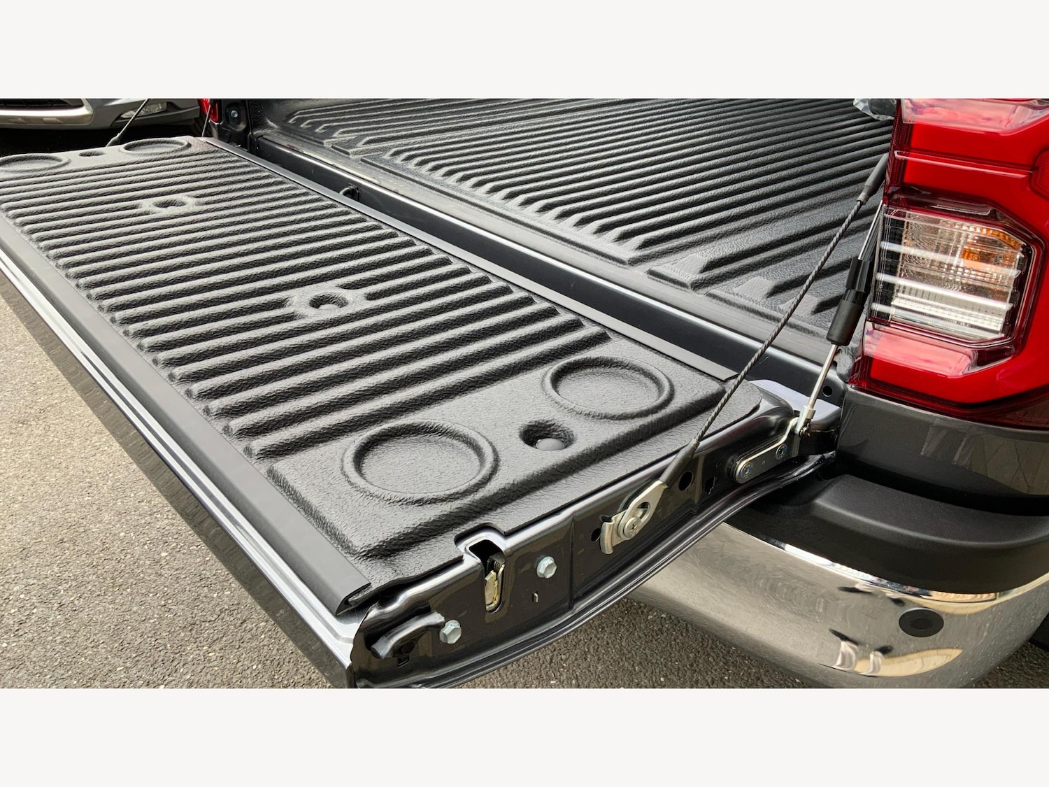 Used Toyota Hilux 2025 for sale - 76398056: Photo 32