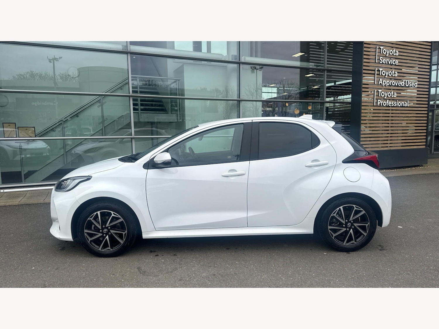 Used Toyota Yaris 2023 for sale - 78157124: Photo 26