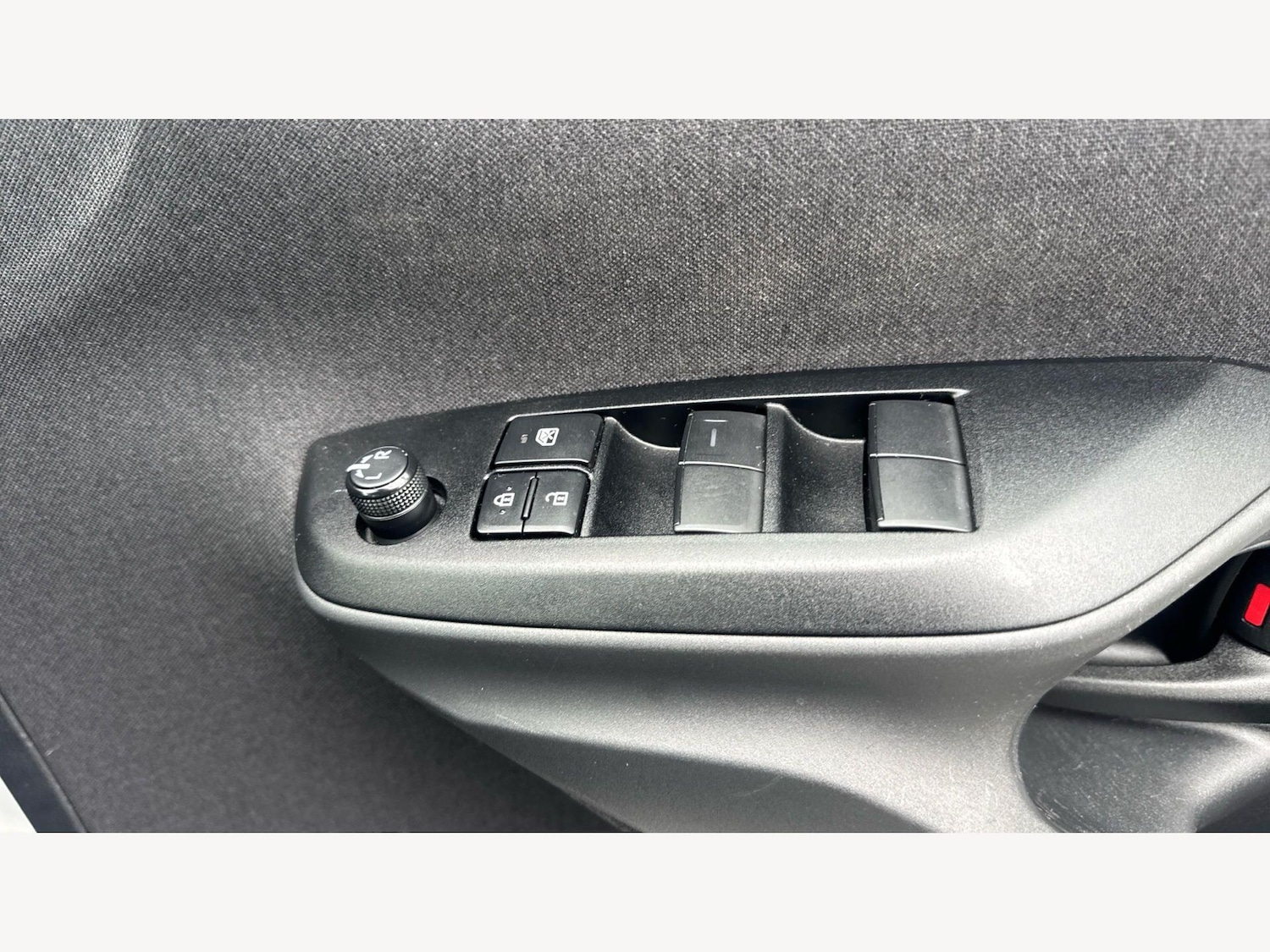 Used Toyota Yaris 2023 for sale - 78157124: Photo 31