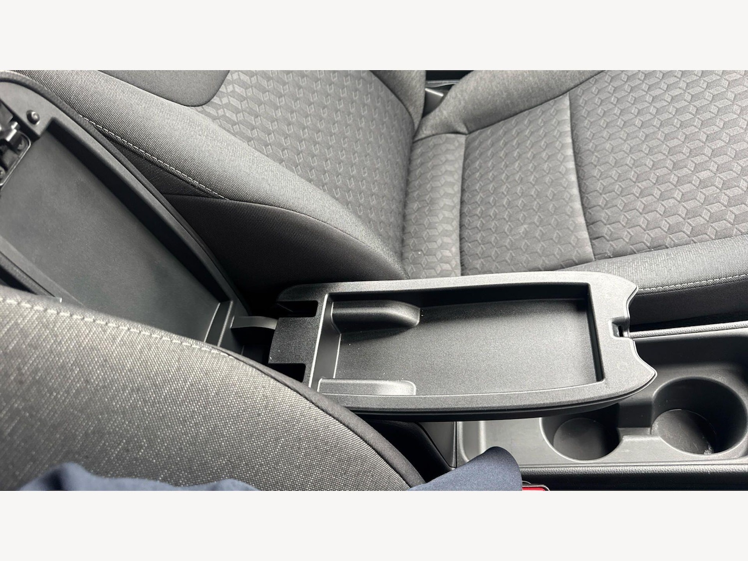 Used Toyota Yaris 2023 for sale - 78157124: Photo 40