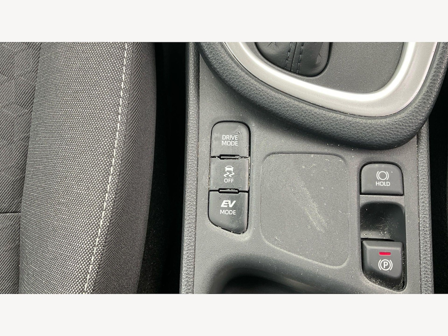 Used Toyota Yaris 2022 for sale - 78100525: Photo 32