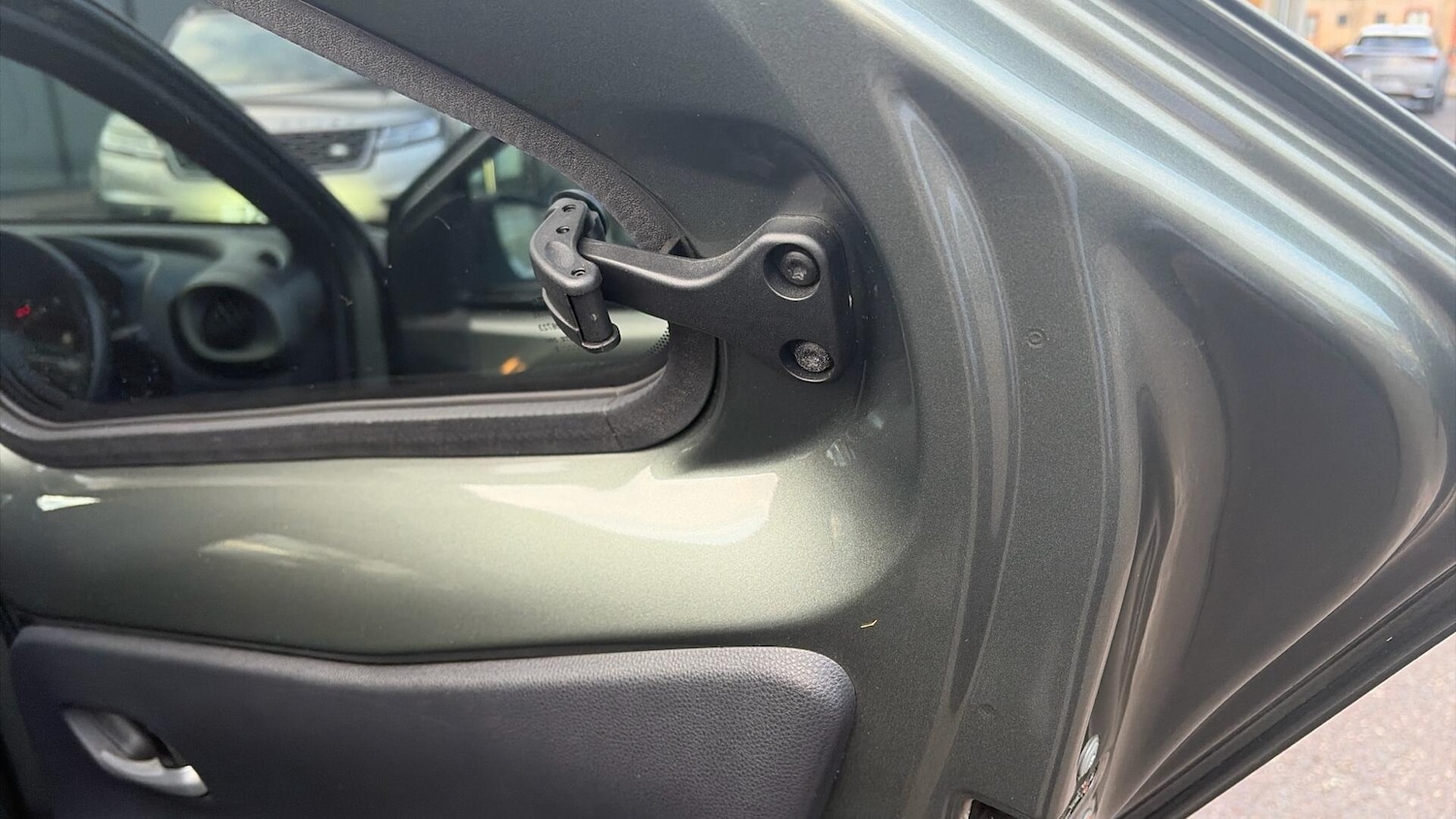 Used Toyota Aygo X 2022 for sale - 77359102: Photo 34