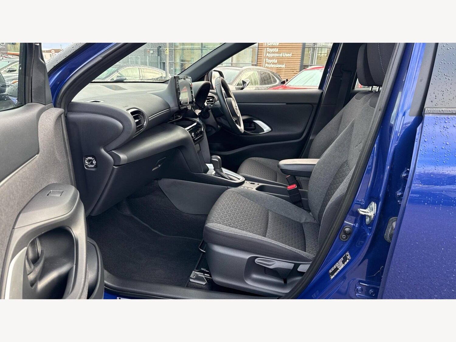 Used Toyota Yaris Cross 2022 for sale - 76802395: Photo 12