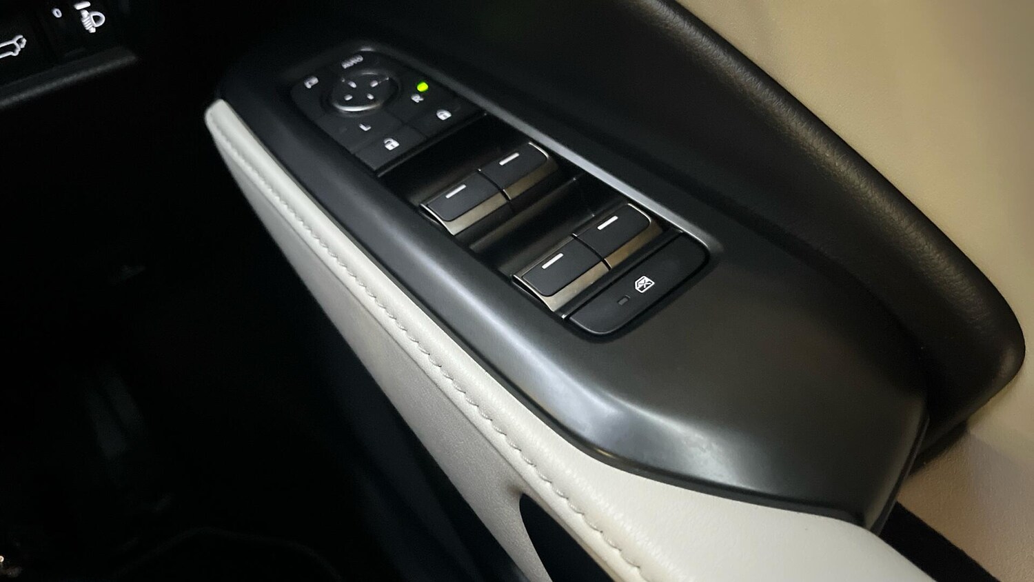 Used Lexus LBX 2024 for sale - 76802408: Photo 38