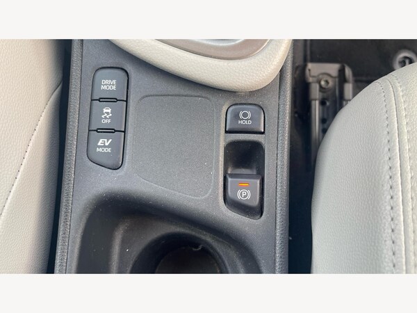 Used Toyota Yaris 2021 for sale - 76307732: Photo 26