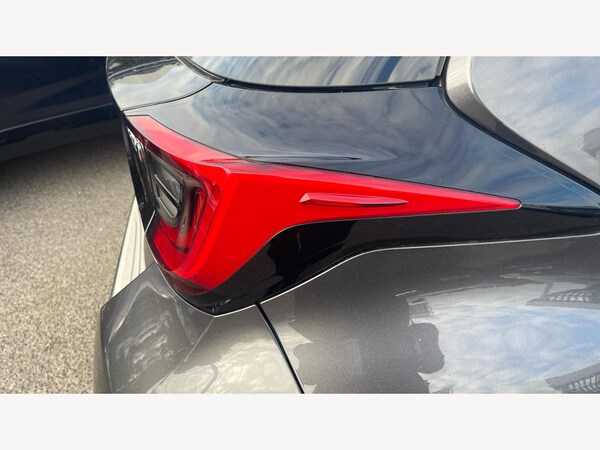 Used Toyota Yaris 2021 for sale - 76307732: Photo 31