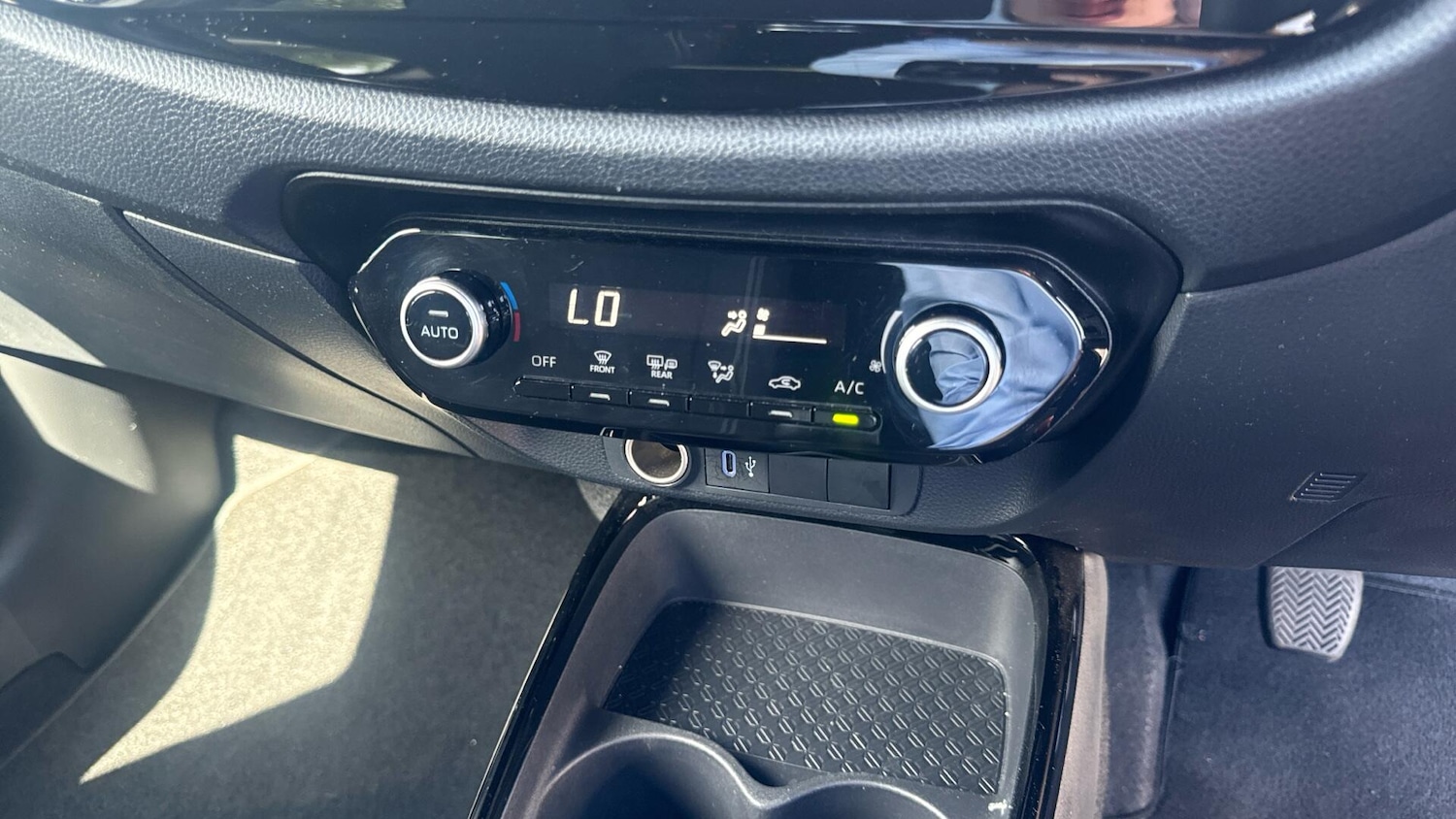 Used Toyota Aygo X for sale - 76702419: Photo 38