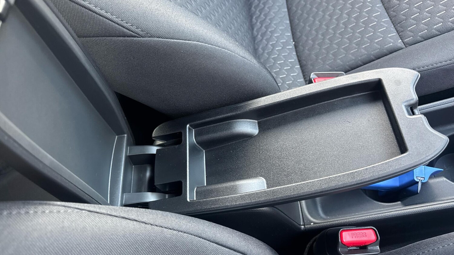 Used Toyota Yaris Cross 2024 for sale - 76549422: Photo 36