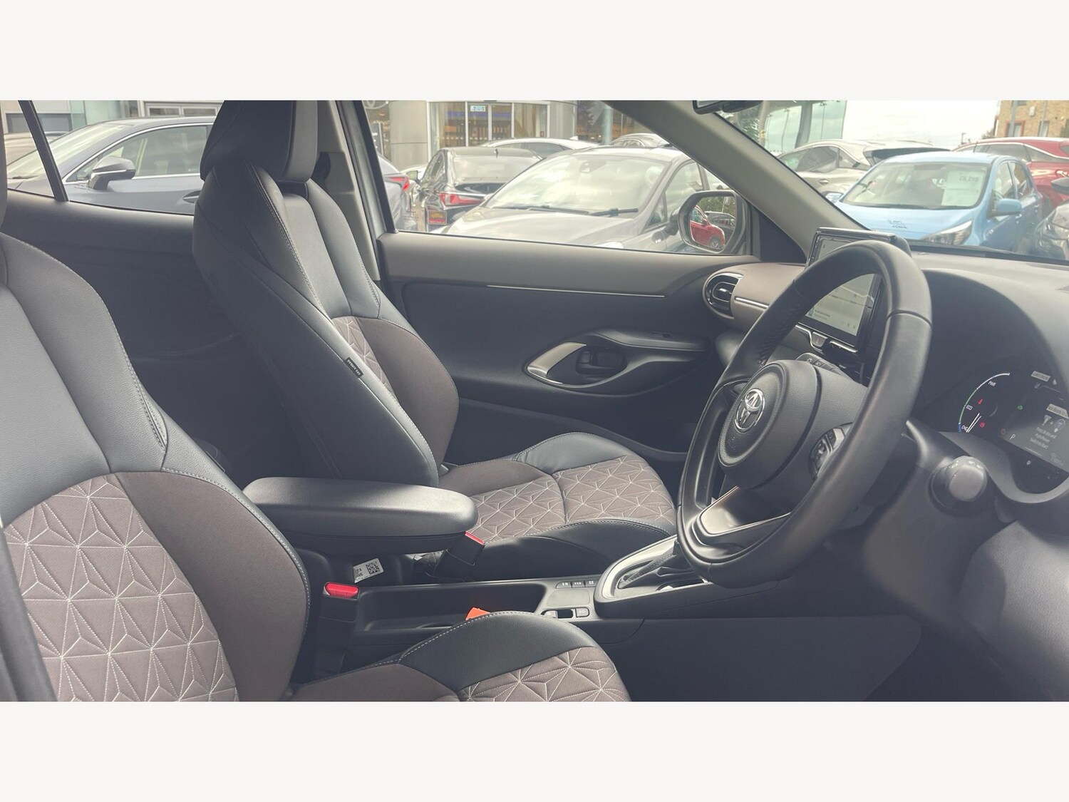 Used Toyota Yaris Cross 2024 for sale - 77109784: Photo 13