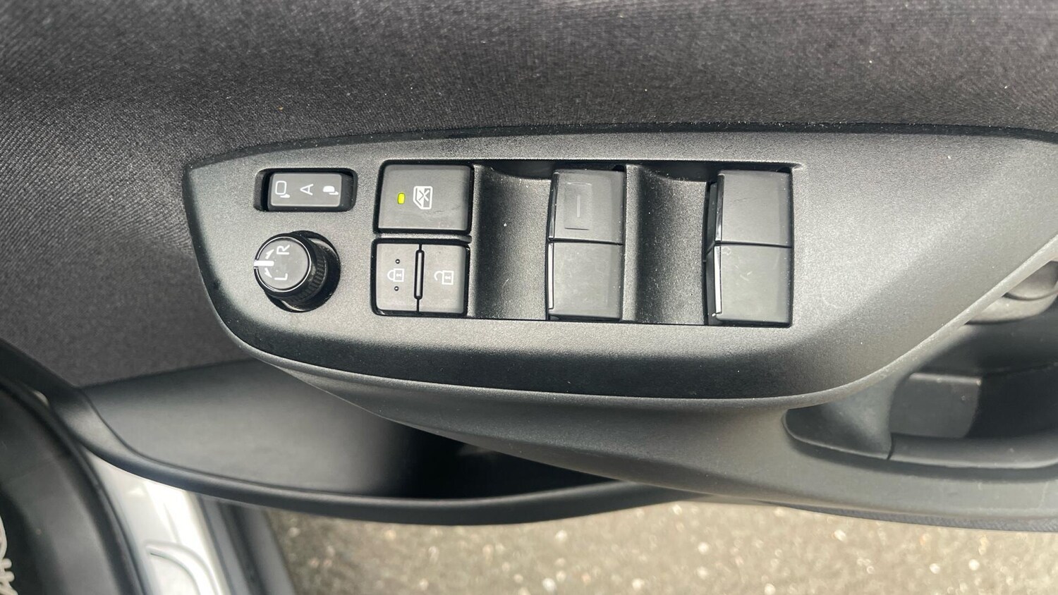 Used Toyota Yaris Cross 2024 for sale - 77109784: Photo 33