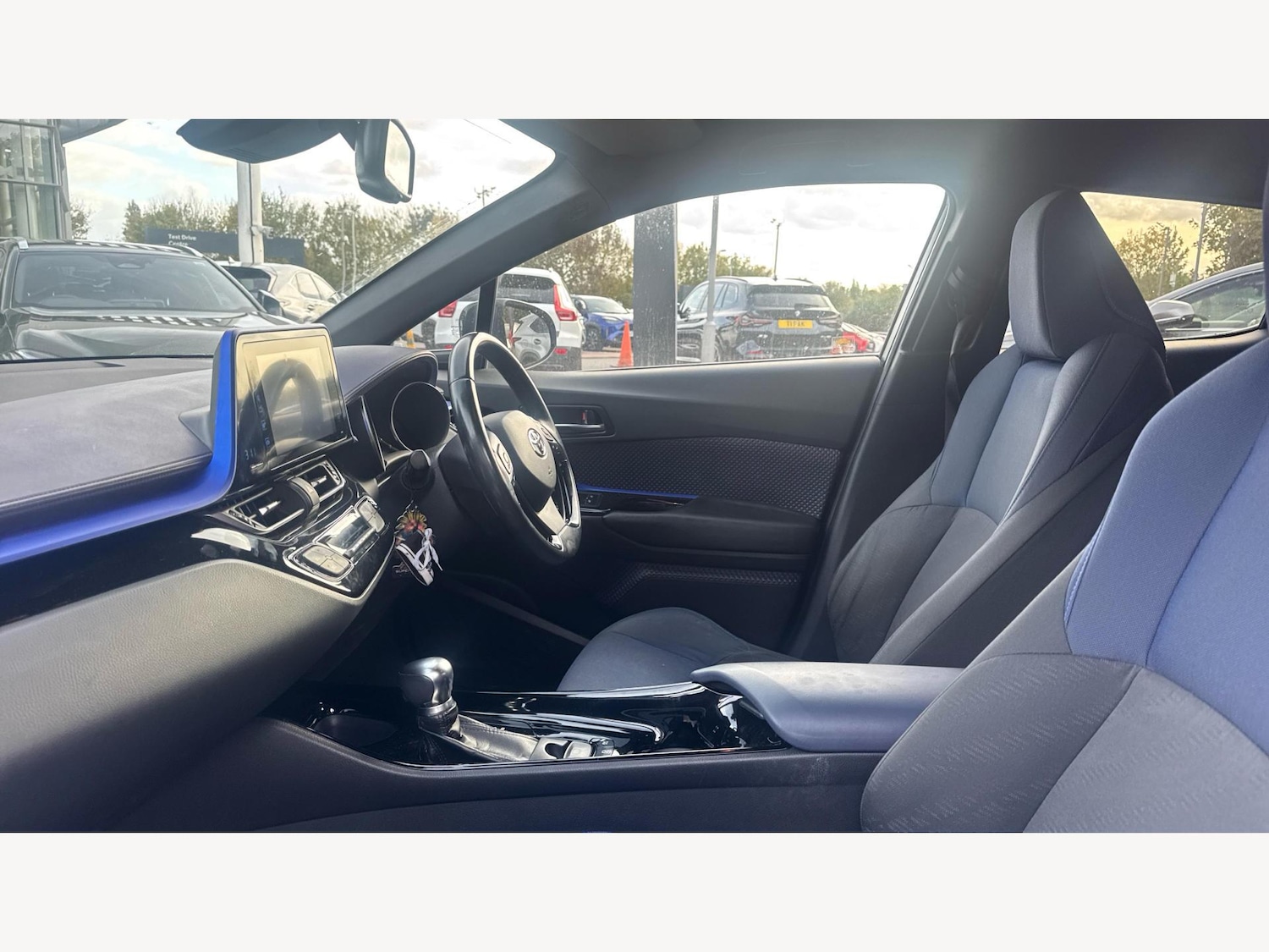 Used Toyota C-HR 2018 for sale - 76802354: Photo 12