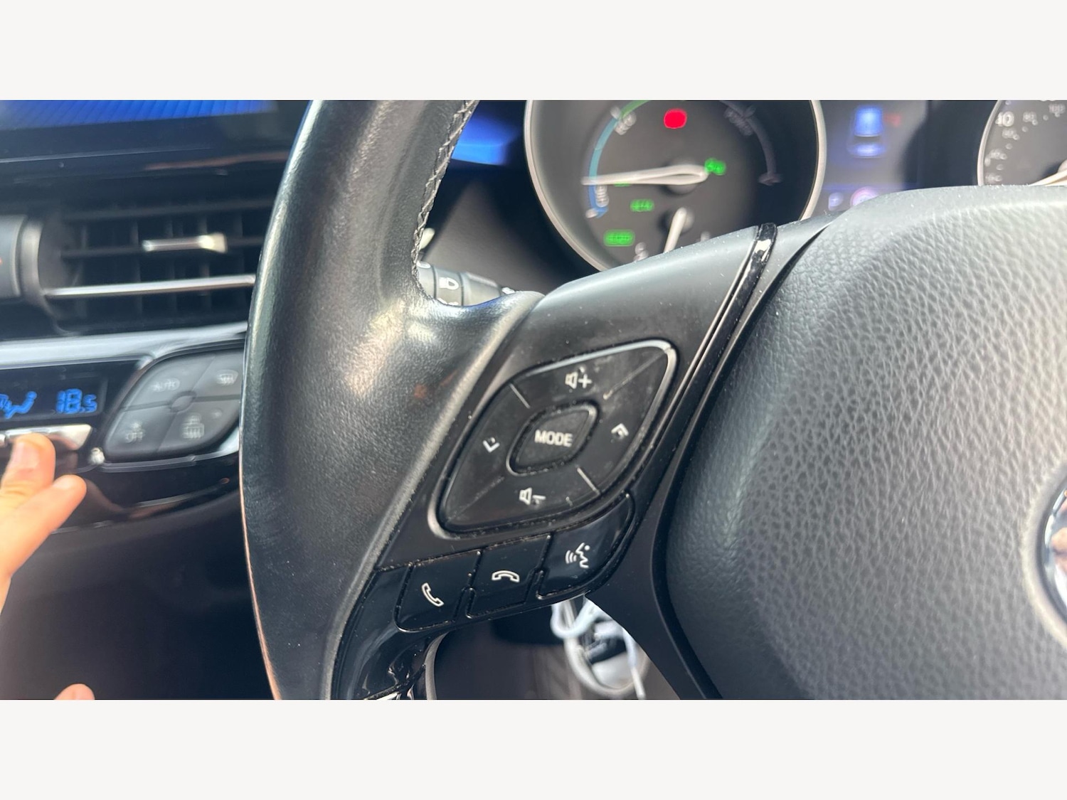 Used Toyota C-HR 2018 for sale - 76802354: Photo 30