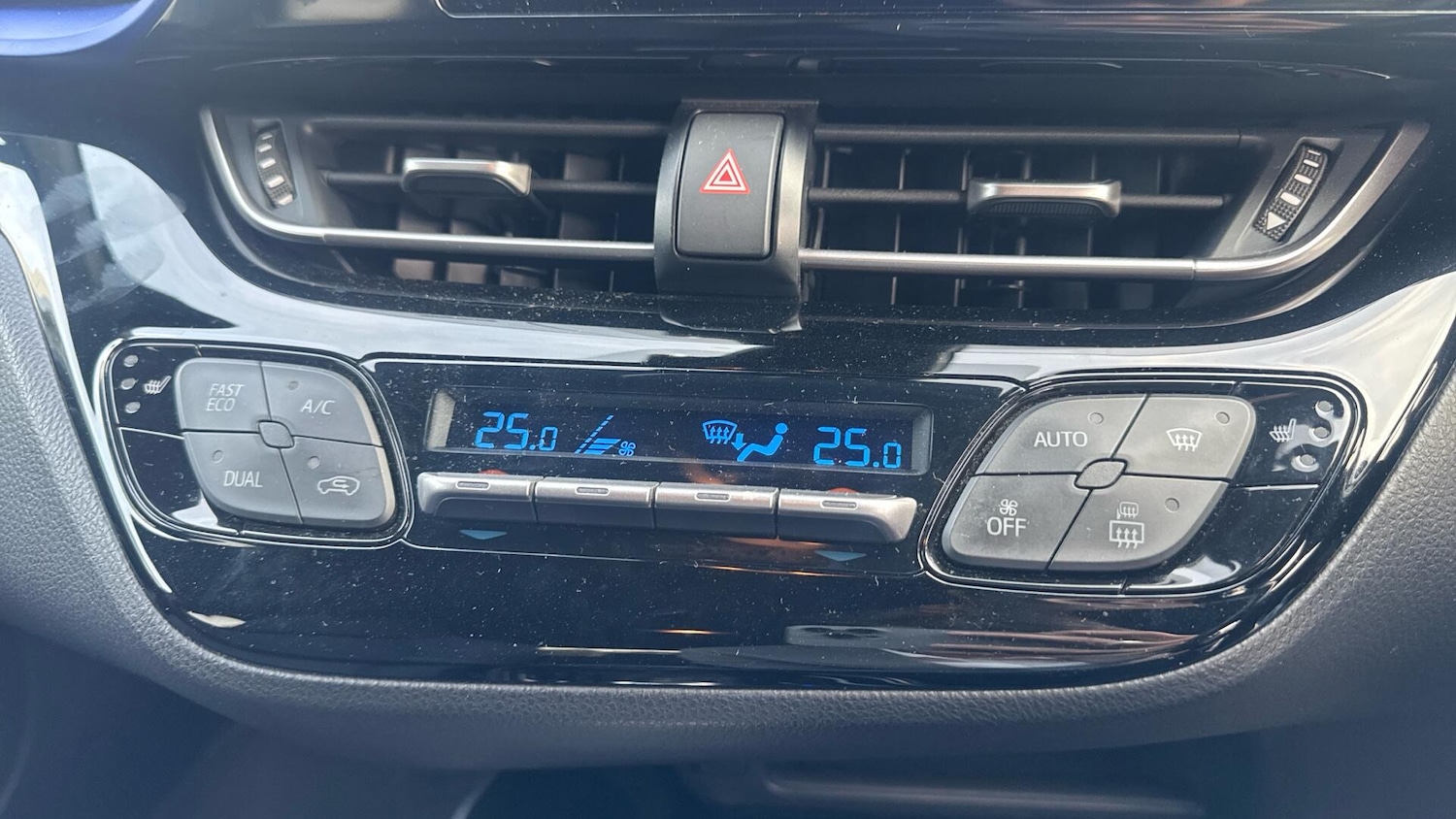 Used Toyota C-HR 2018 for sale - 76802354: Photo 34