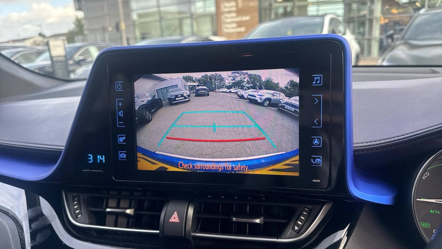 Used Toyota C-HR 2018 for sale - 76802354: Photo 35