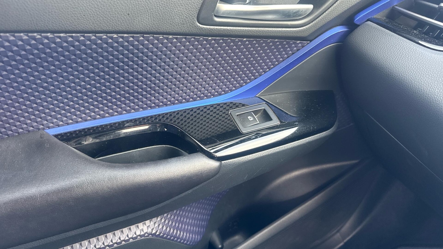 Used Toyota C-HR 2018 for sale - 76802354: Photo 39