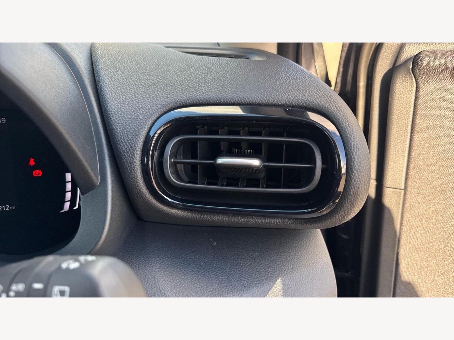 Used Toyota Yaris 2025 for sale - 77598624: Photo 27