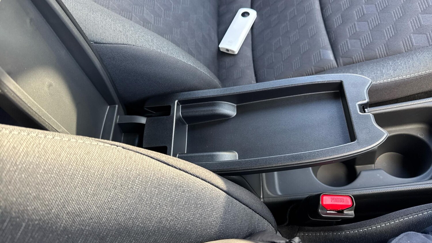 Used Toyota Yaris 2025 for sale - 77598624: Photo 41