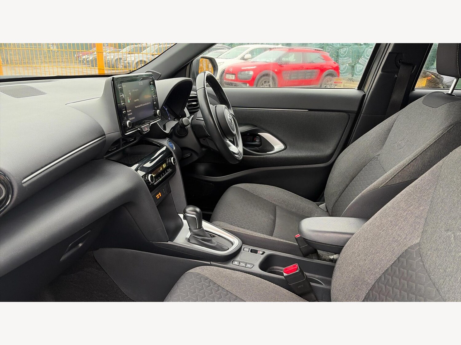 Used Toyota Yaris Cross 2022 for sale - 77658789: Photo 12