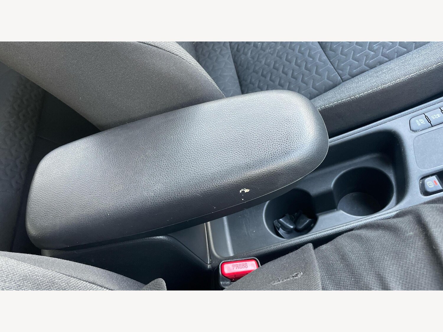 Used Toyota Yaris Cross 2024 for sale - 76307494: Photo 28