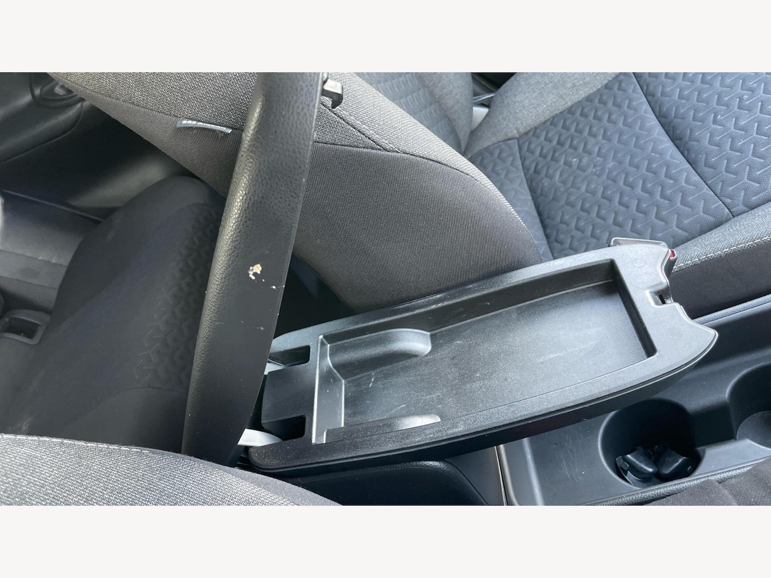 Used Toyota Yaris Cross 2024 for sale - 76307494: Photo 29