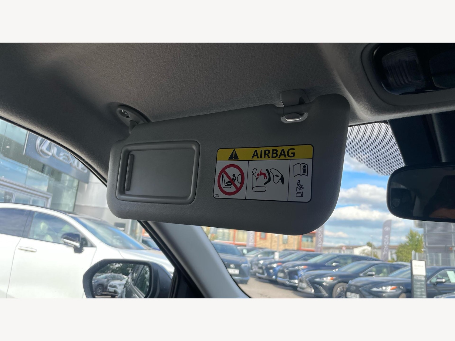 Used Toyota Yaris Cross 2024 for sale - 76307494: Photo 31