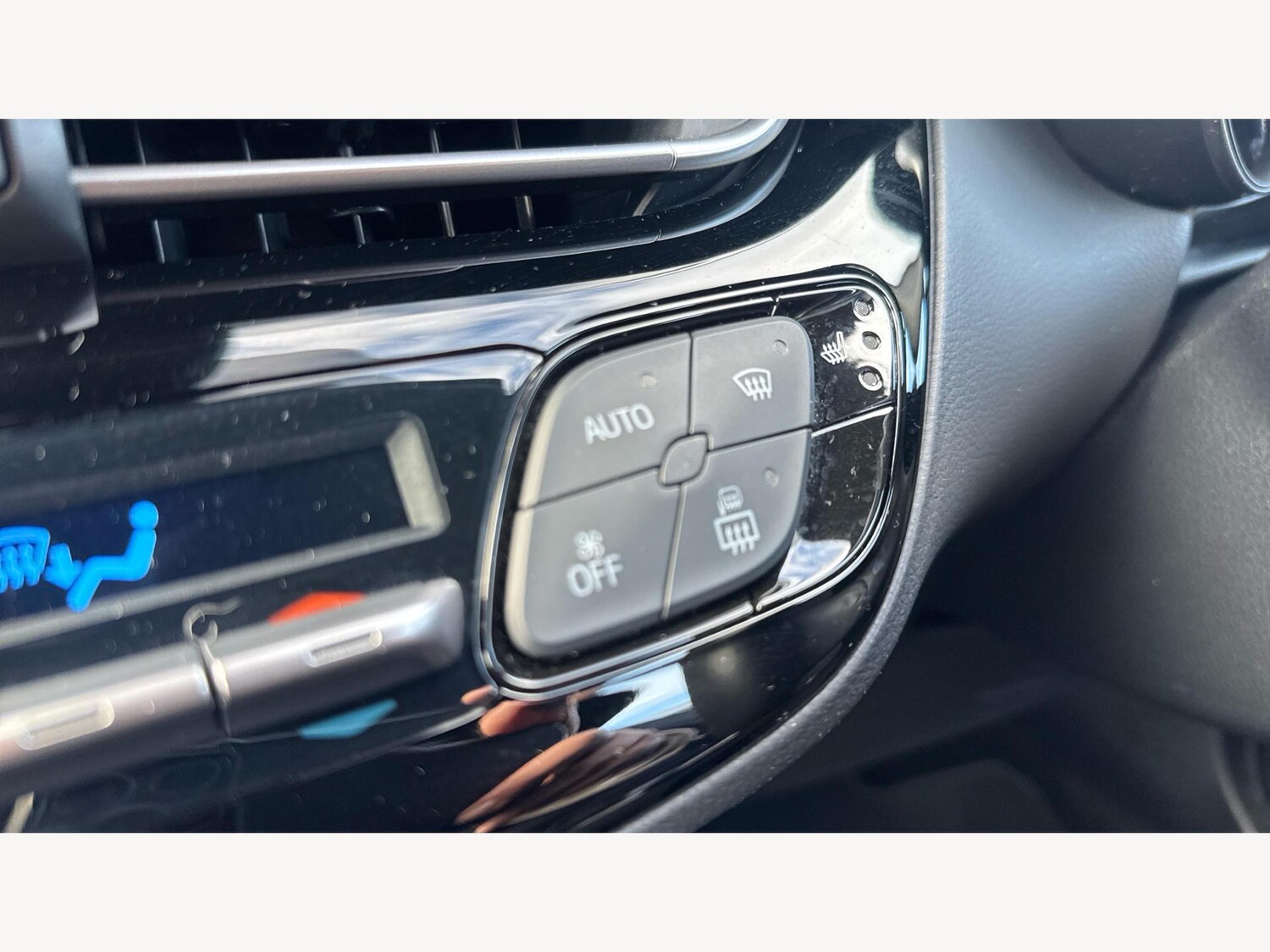 Used Toyota C-HR for sale - 77585704: Photo 23