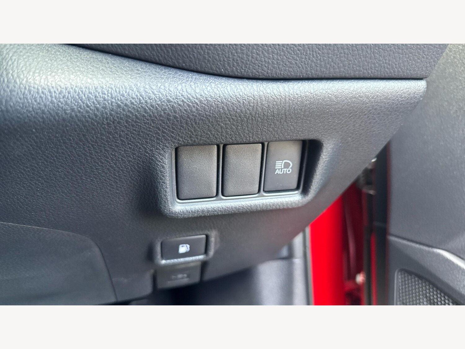 Used Toyota C-HR for sale - 77585704: Photo 28