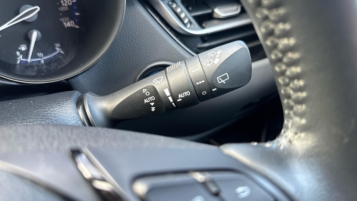 Used Toyota C-HR for sale - 77585704: Photo 33