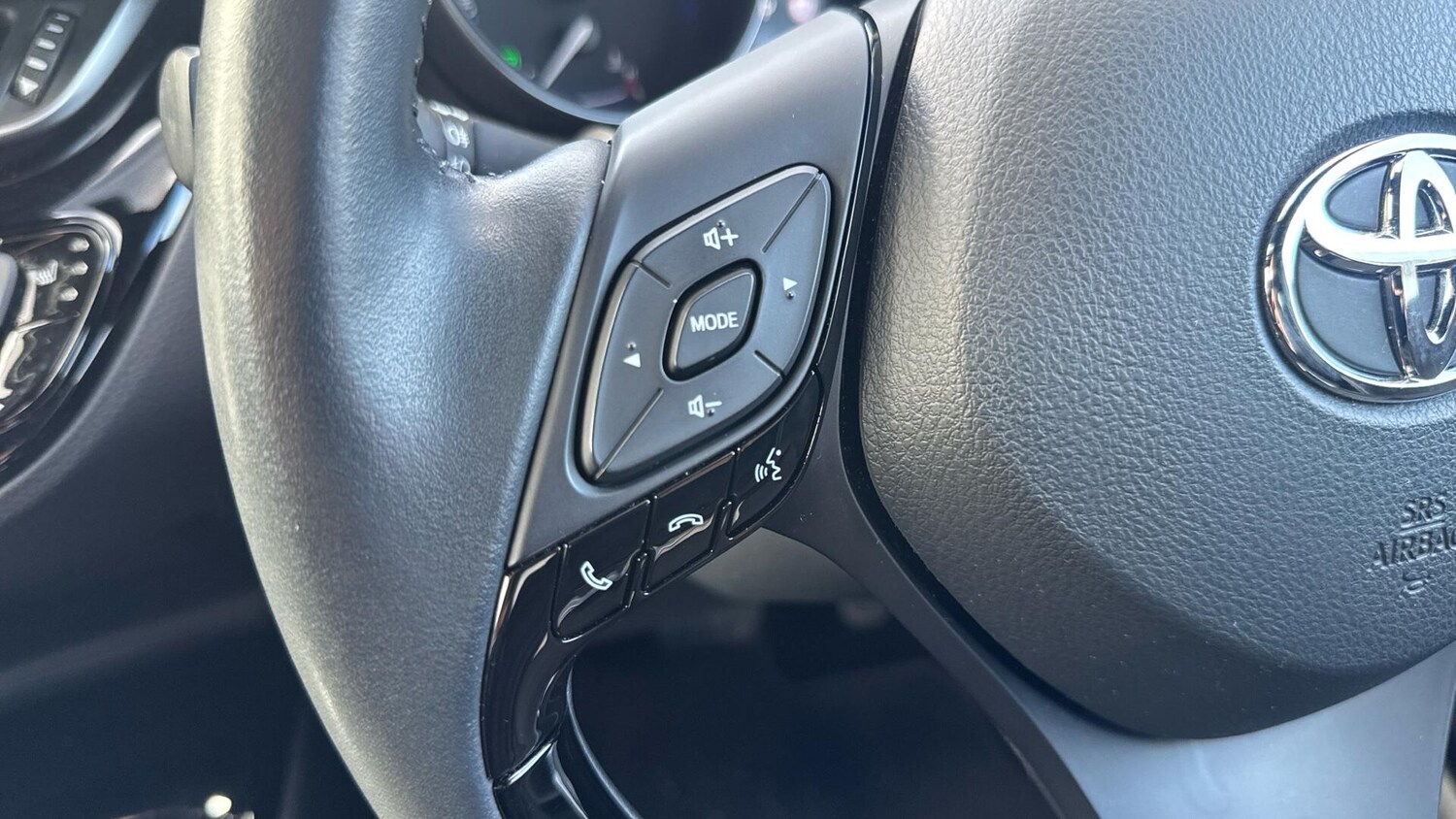 Used Toyota C-HR for sale - 77585704: Photo 34