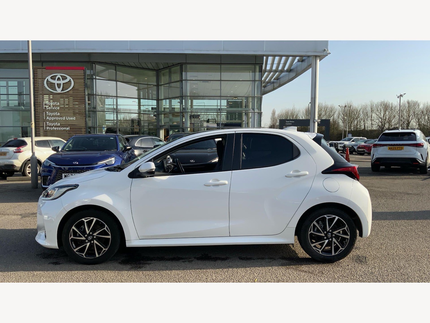 Used Toyota Yaris 2022 for sale - 77671029: Photo 19