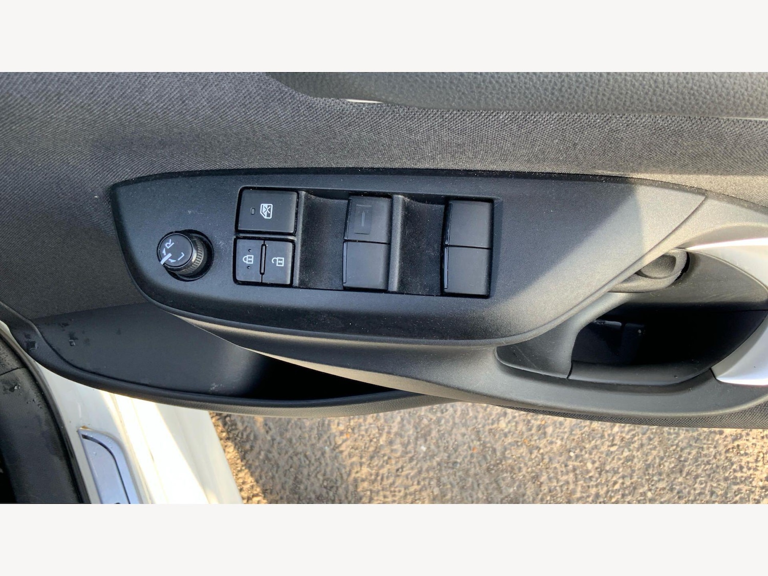Used Toyota Yaris 2022 for sale - 77671029: Photo 37