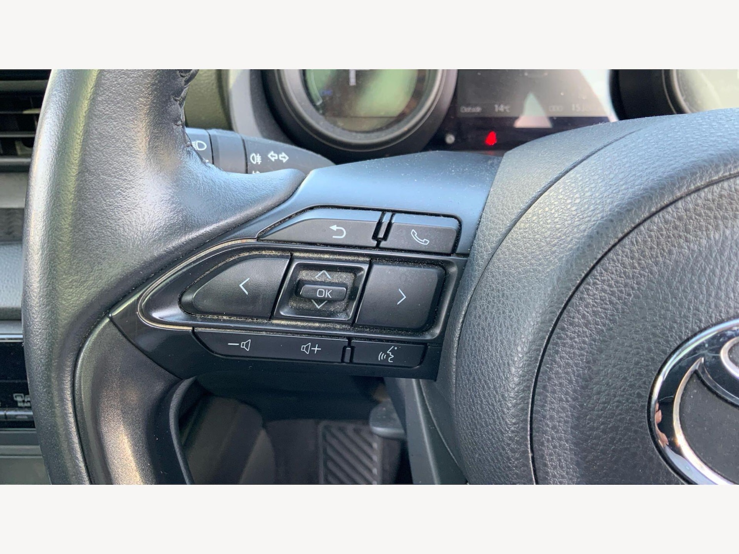 Used Toyota Yaris 2022 for sale - 77671029: Photo 40