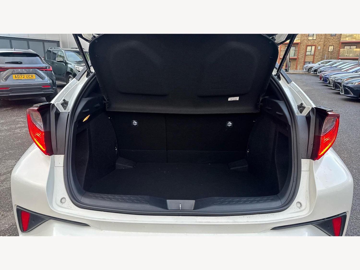 Used Toyota C-HR 2022 for sale - 76865816: Photo 16