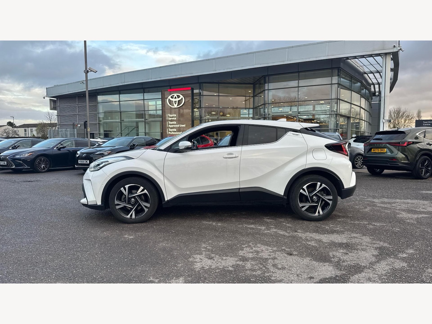 Used Toyota C-HR 2022 for sale - 76865816: Photo 19