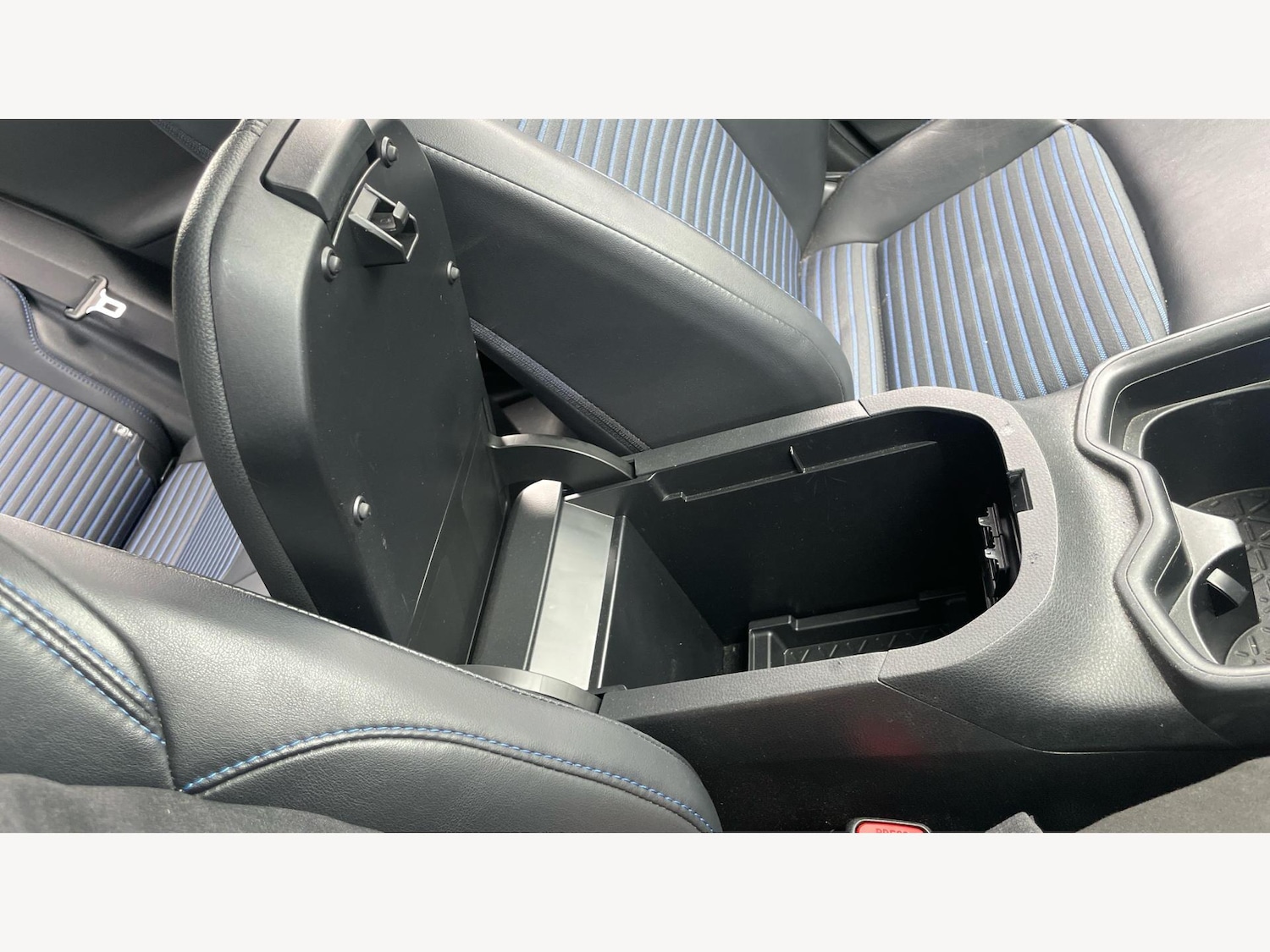 Used Toyota RAV4 2019 for sale - 76348849: Photo 13