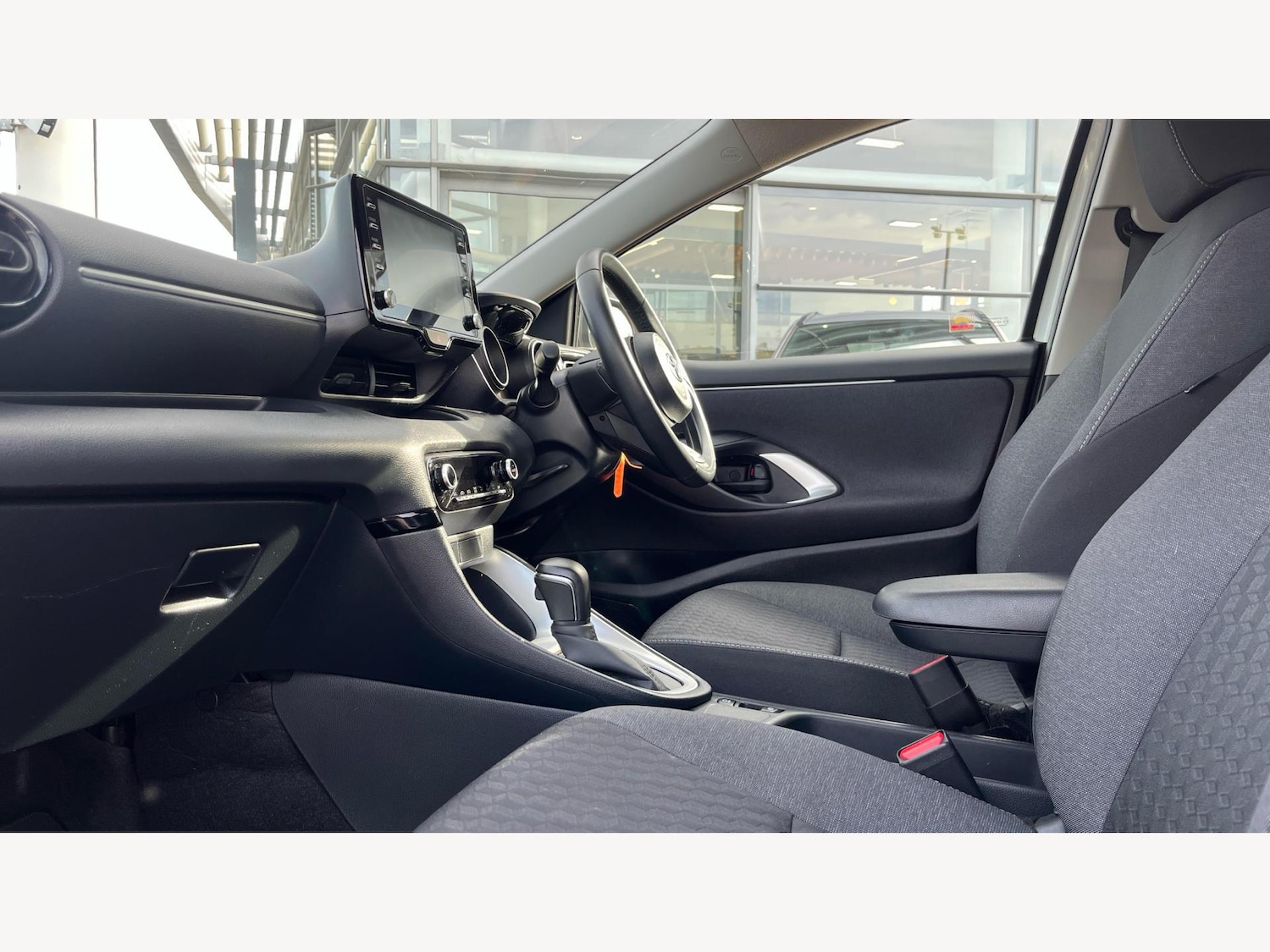 Used Toyota Yaris 2024 for sale - 76666518: Photo 12