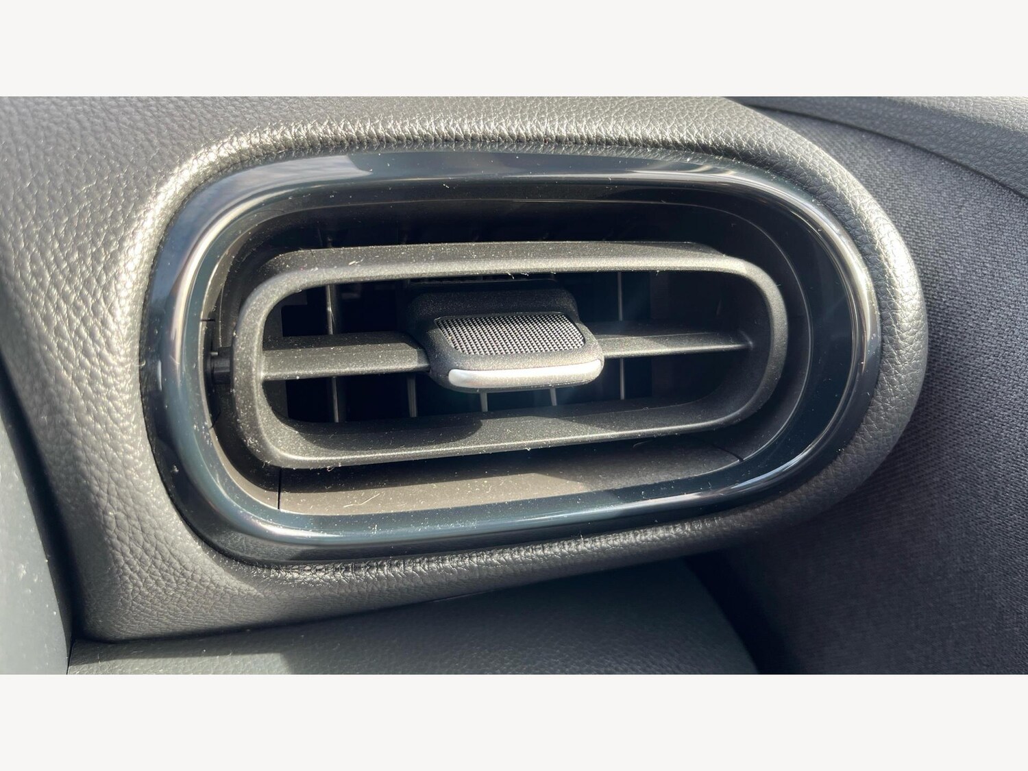 Used Toyota Yaris 2024 for sale - 76666518: Photo 27